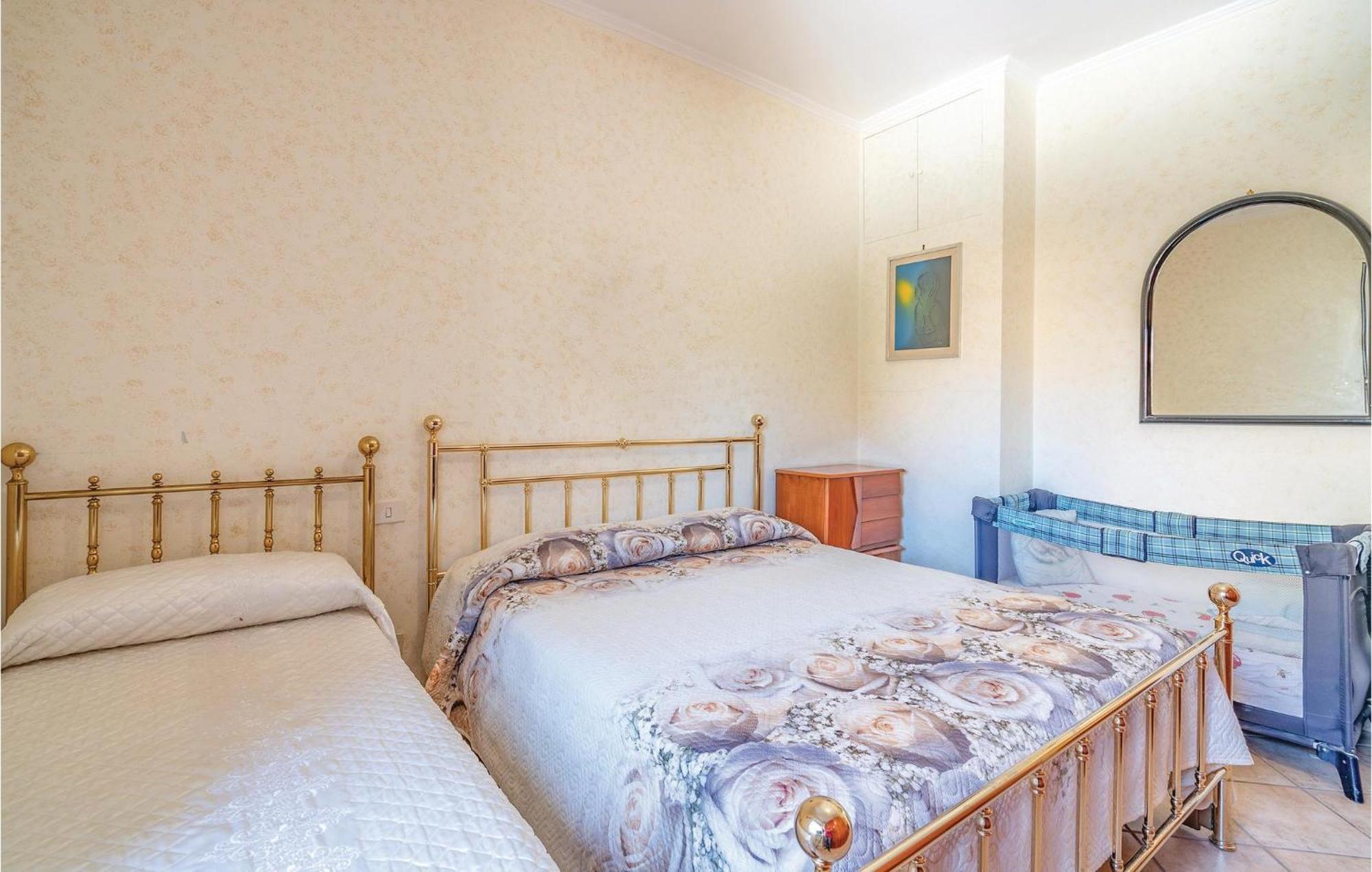 Gorgeous Apartment In Ladispoli Rm With Wifi Екстер'єр фото